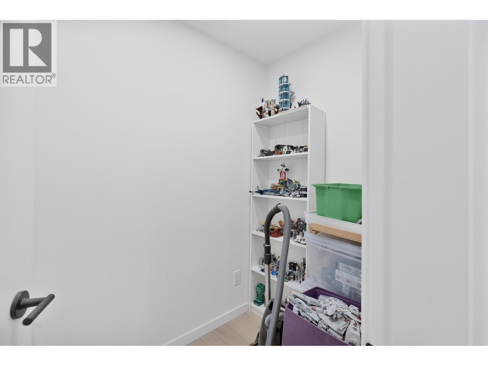 11 528 E 2ND STREET, North Vancouver
