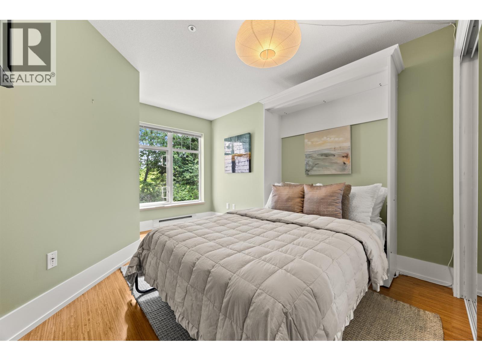 306 1140 STRATHAVEN DRIVE, North Vancouver