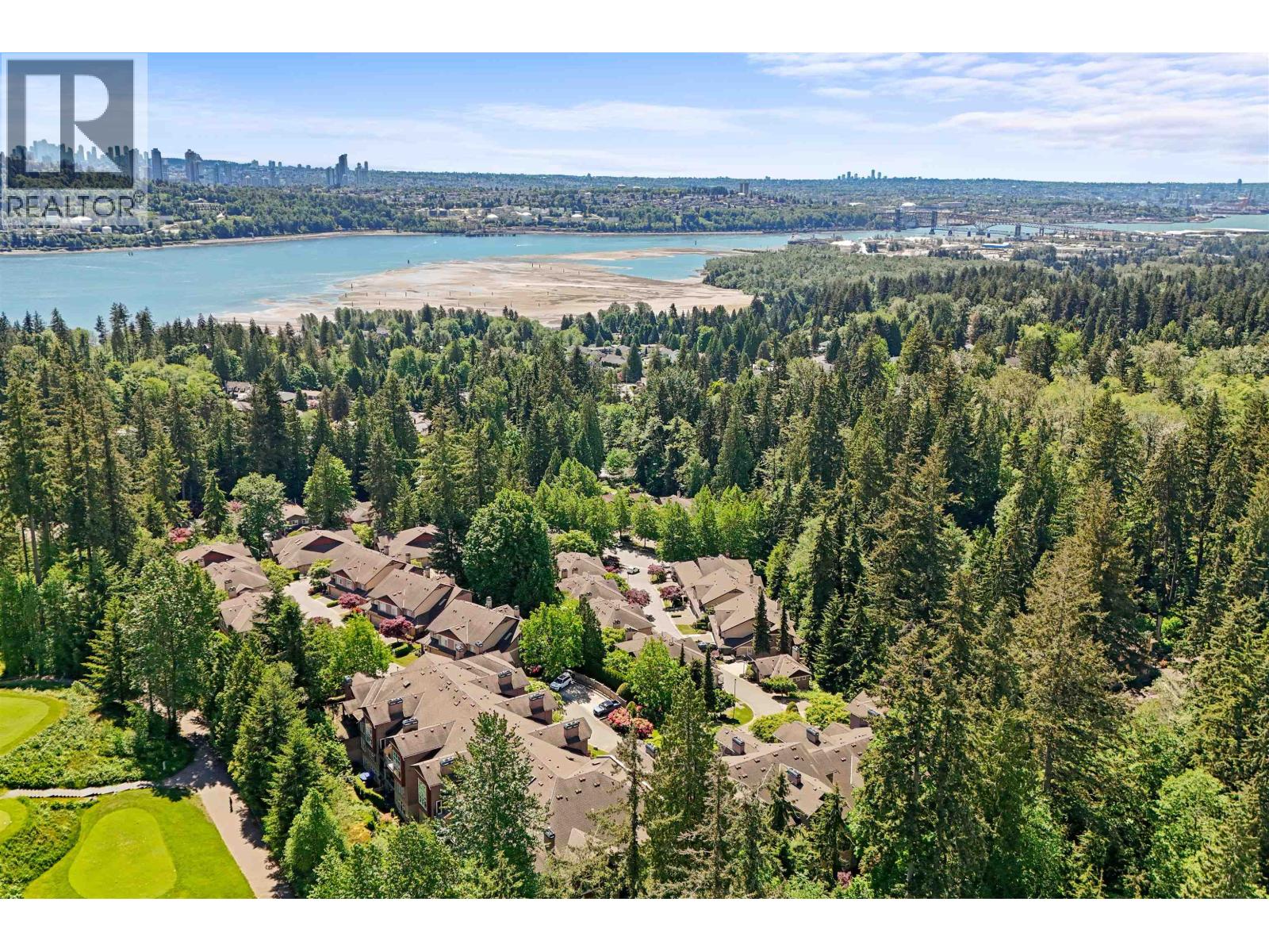 306 1140 STRATHAVEN DRIVE, North Vancouver