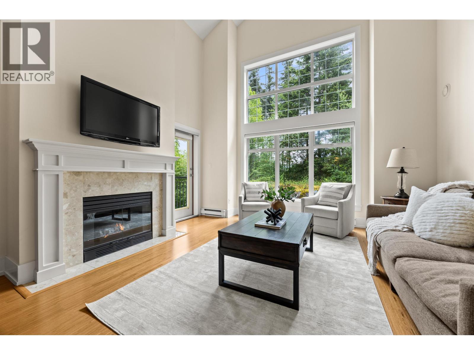 306 1140 STRATHAVEN DRIVE, North Vancouver