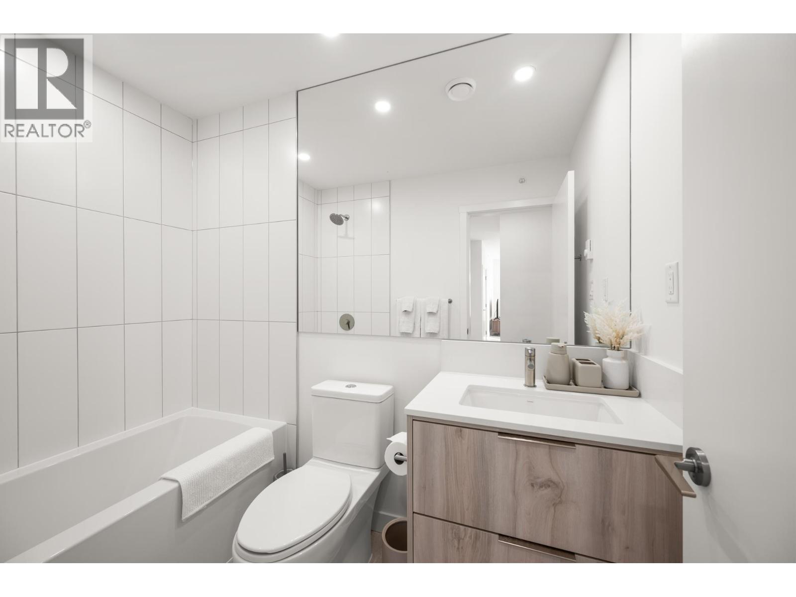 613 3596 MALSUM DRIVE, North Vancouver