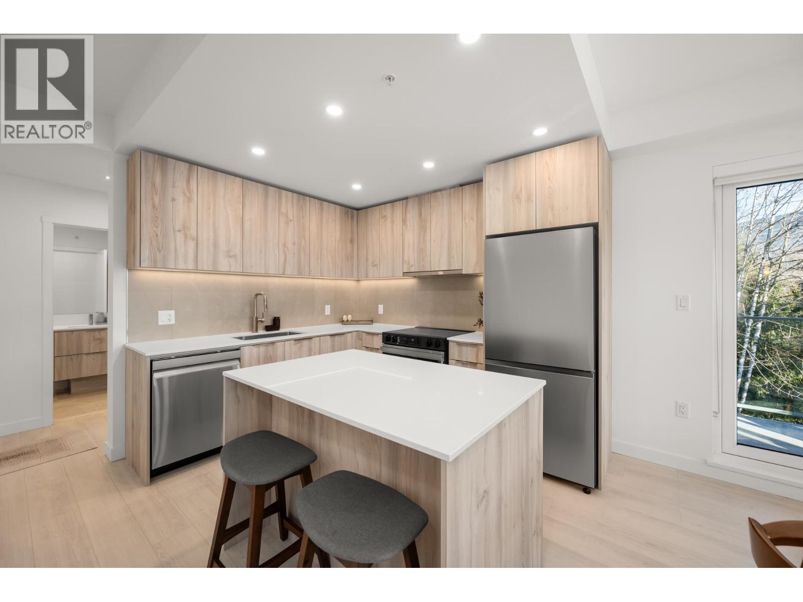 613 3596 MALSUM DRIVE, North Vancouver