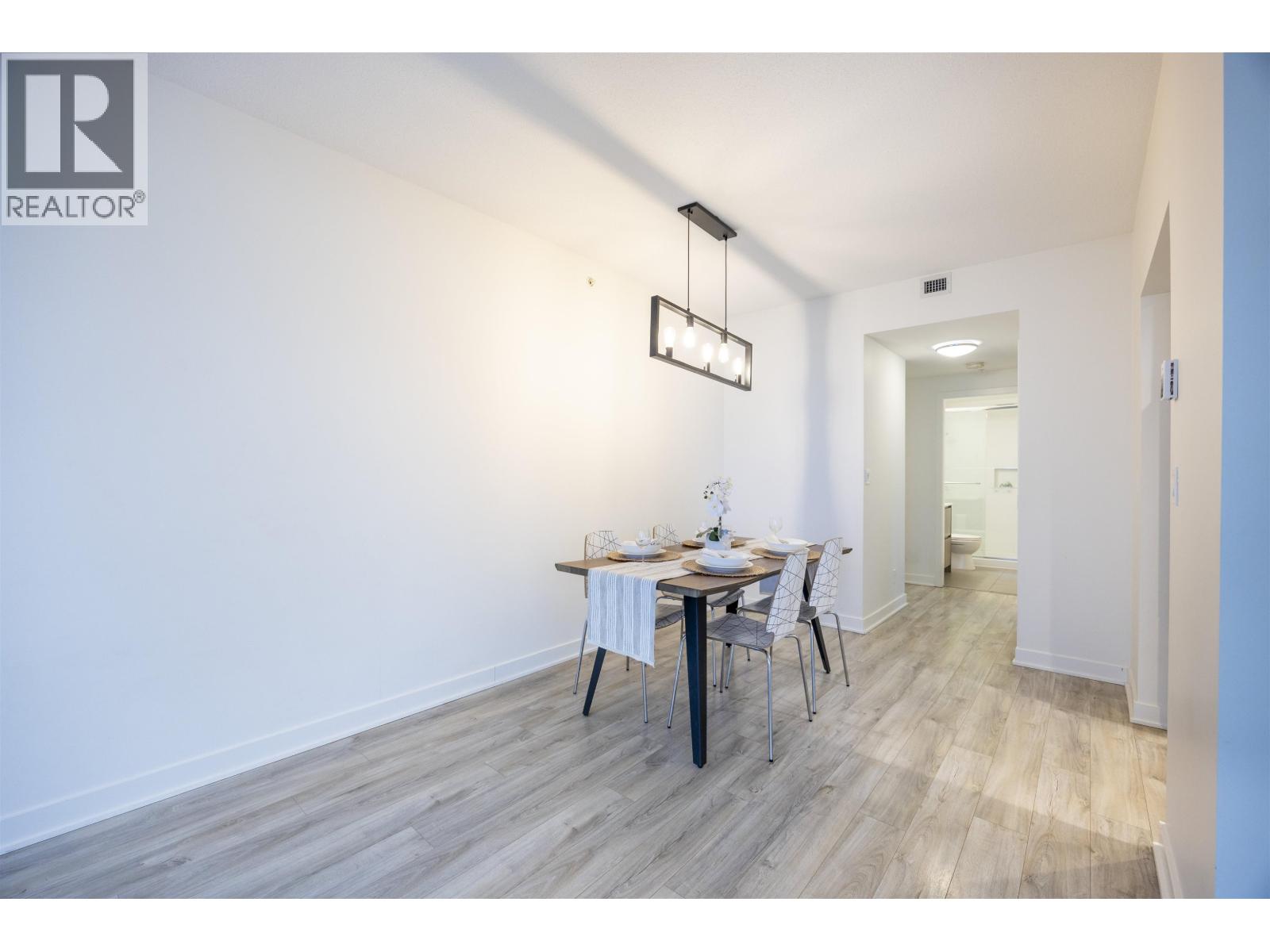 902 8940 UNIVERSITY CRESCENT, Burnaby — photo 5