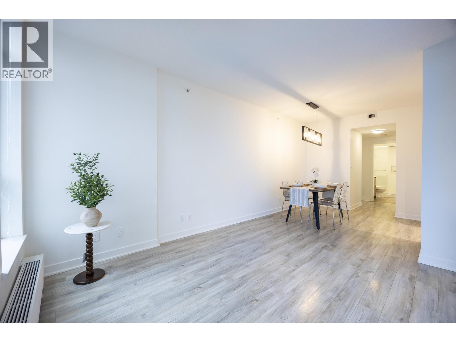 902 8940 UNIVERSITY CRESCENT, Burnaby — photo 8