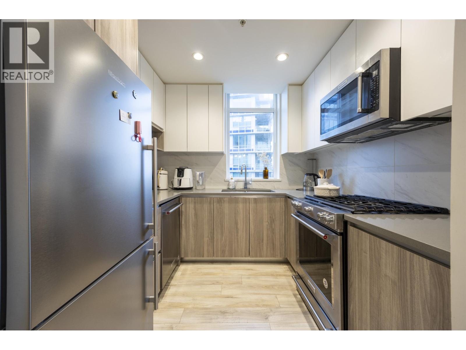 902 8940 UNIVERSITY CRESCENT, Burnaby — photo 9