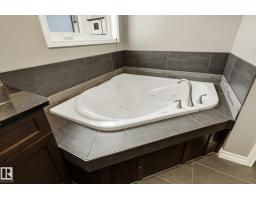 913 Goshawk Pt Nw, Edmonton, AB T5S0H6 Photo 25