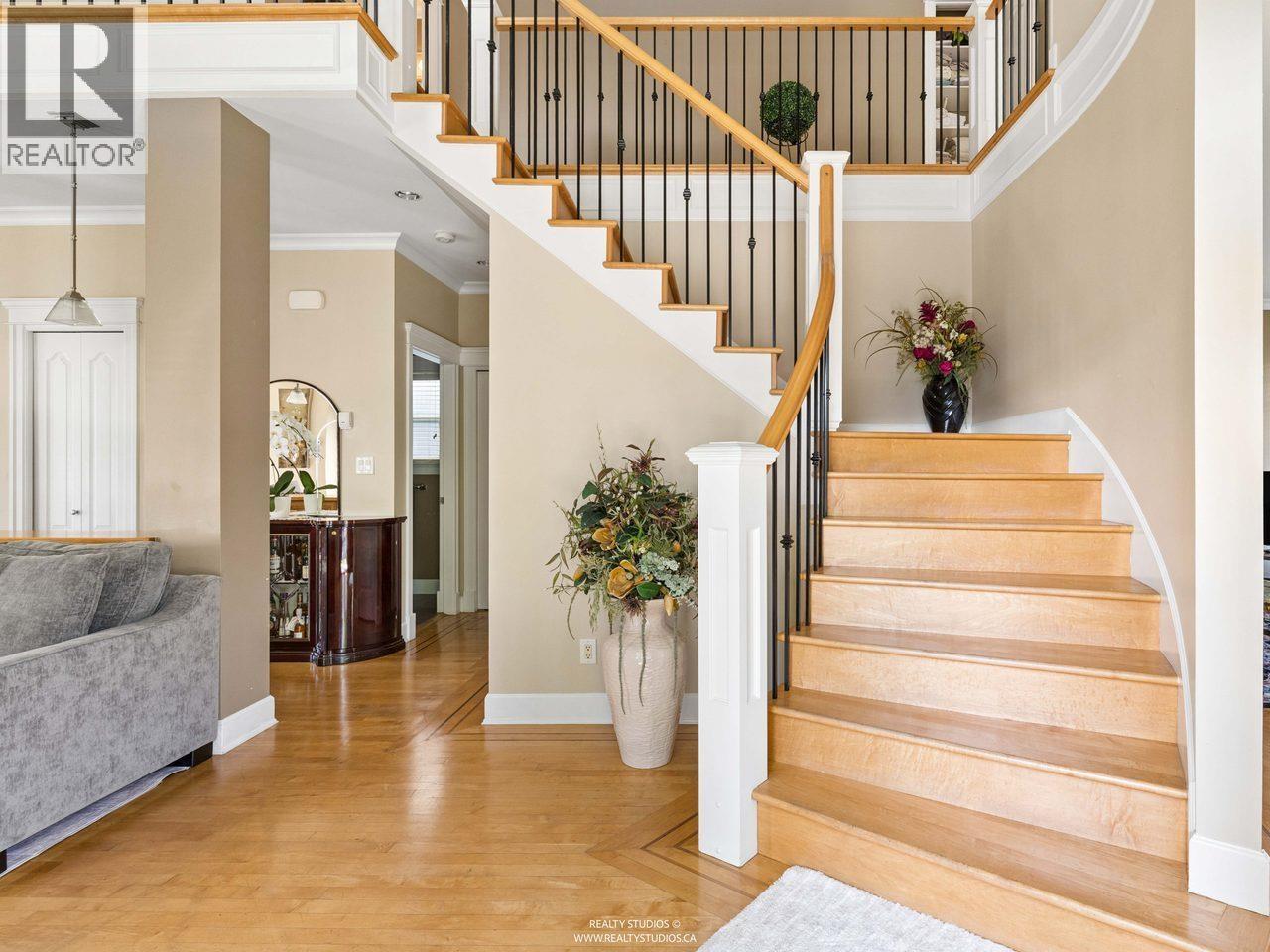 255 CARLETON AVENUE, Burnaby
