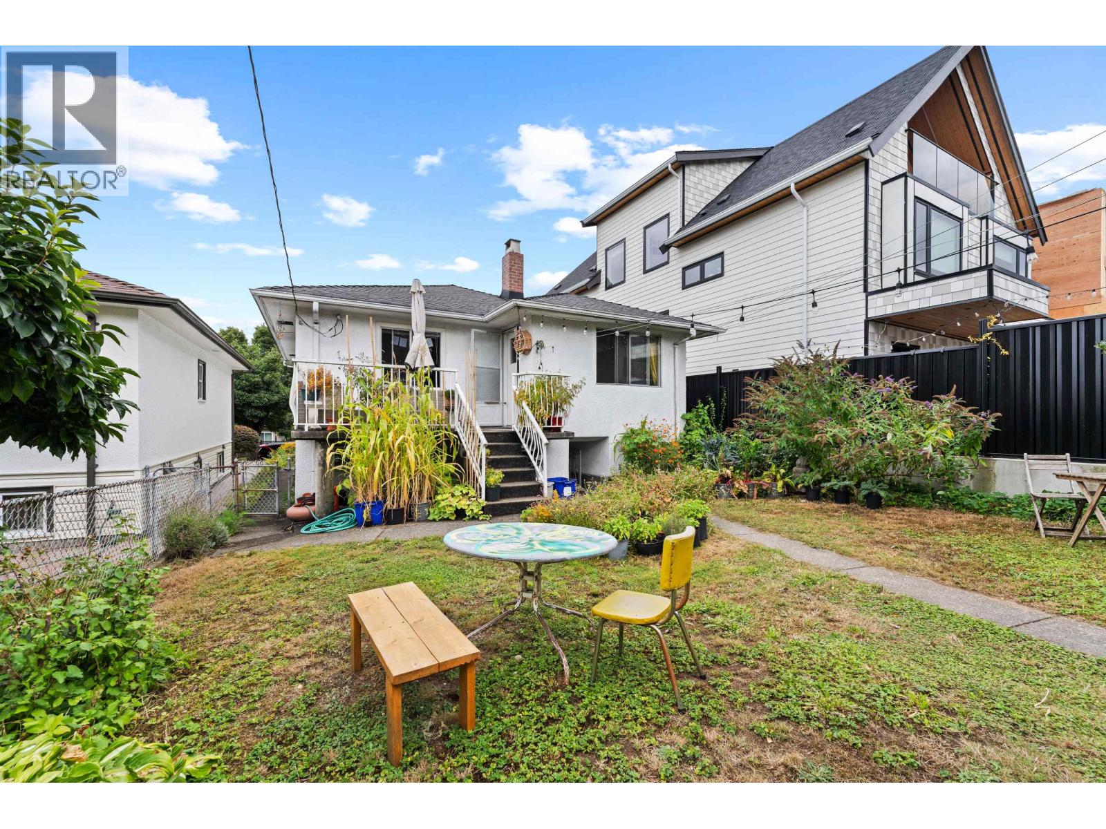 2608 E 4TH AVENUE, Vancouver — photo 3