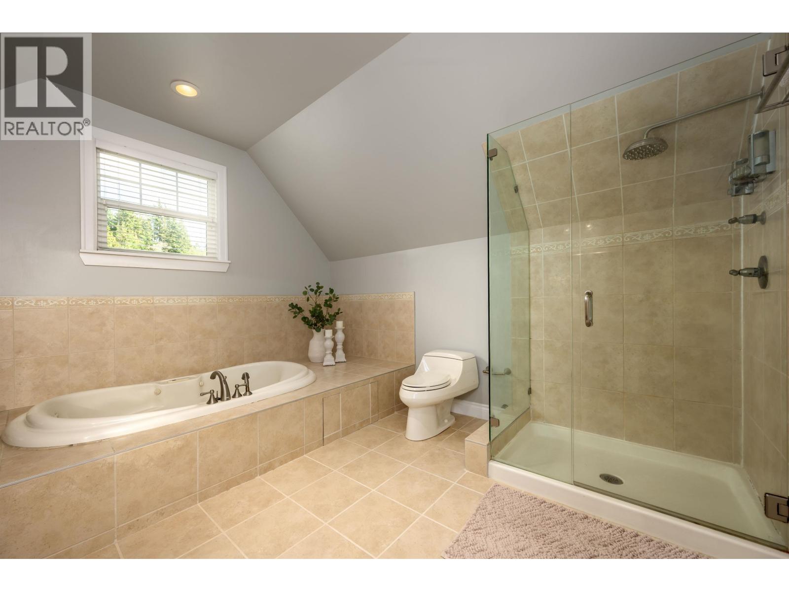 2915 FERN DRIVE, Anmore