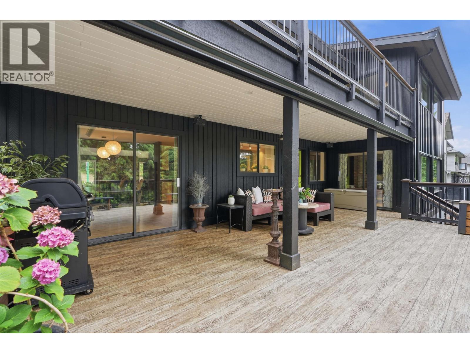 2261 HILL DRIVE, North Vancouver
