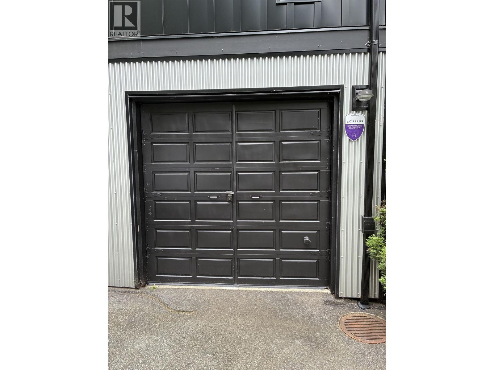 2261 HILL DRIVE, North Vancouver