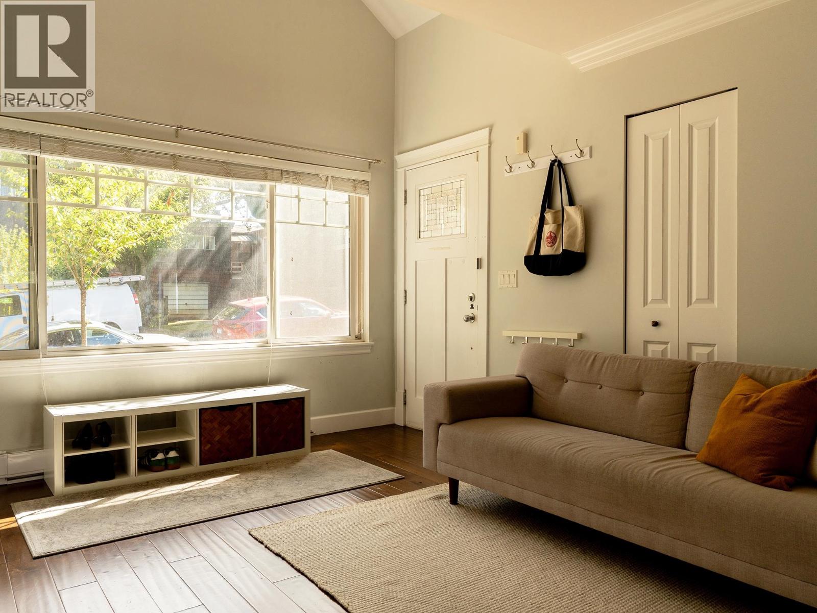 4883 BEATRICE STREET, Vancouver — photo 6