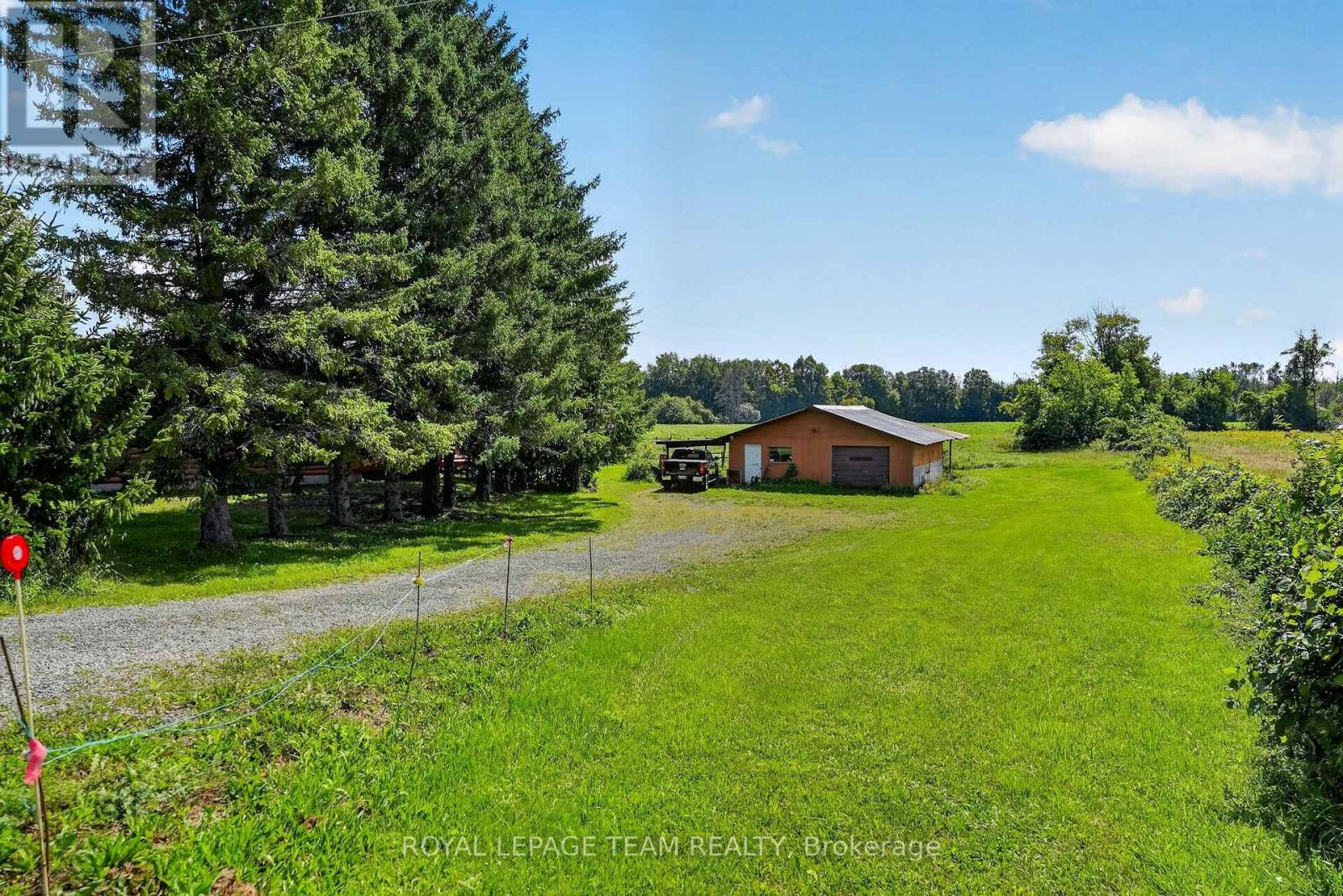 112 LATOURELL ROAD - 44