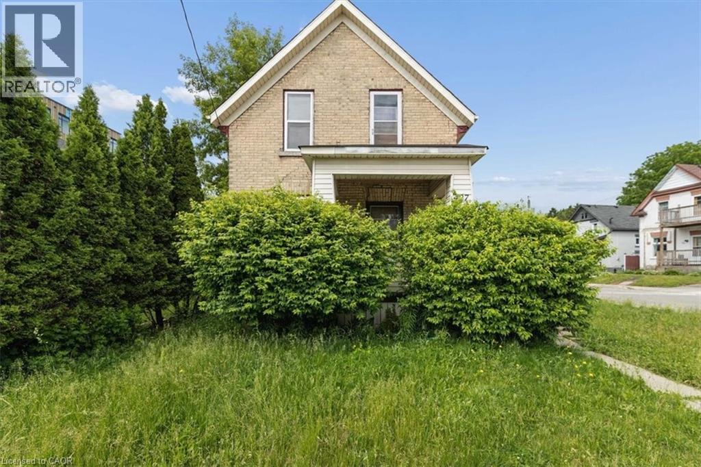 427 DUKE Street W - 2