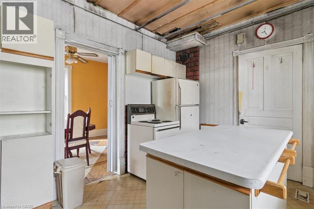 427 DUKE Street W - Image 9