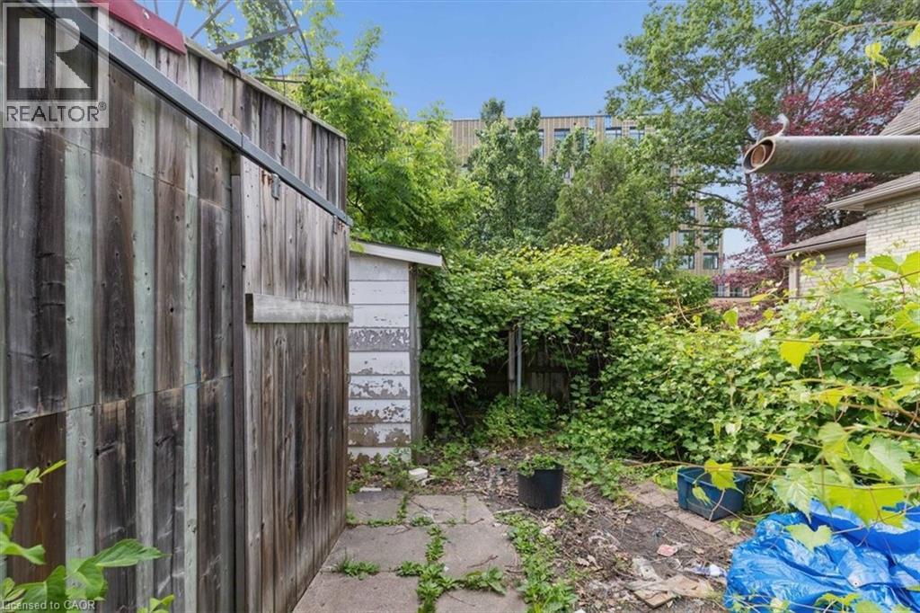 427 DUKE Street W - Image 32