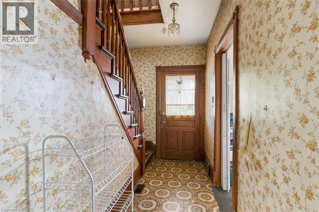 427 DUKE Street W - Image 10