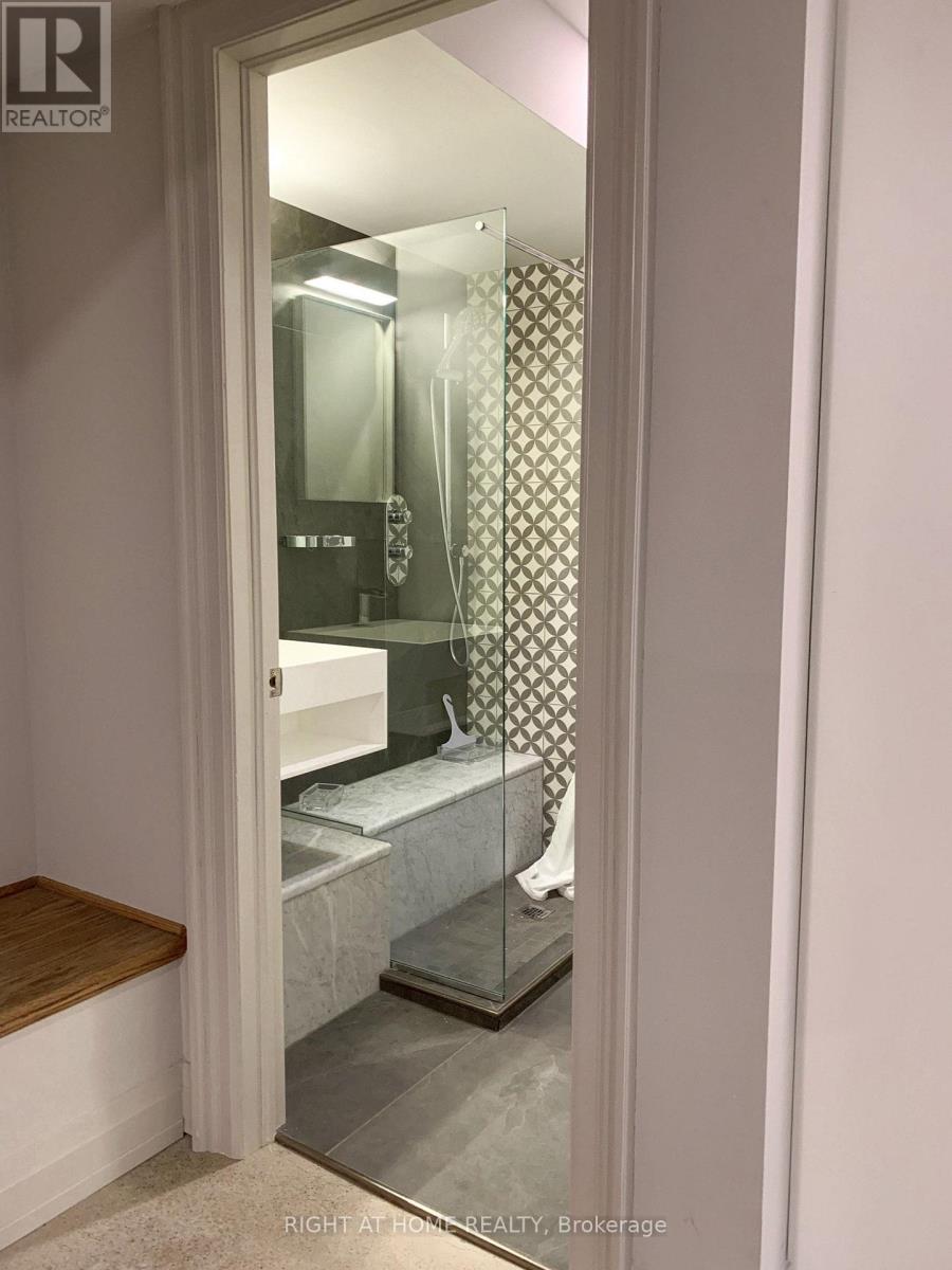 440 SACKVILLE STREET - Image 35