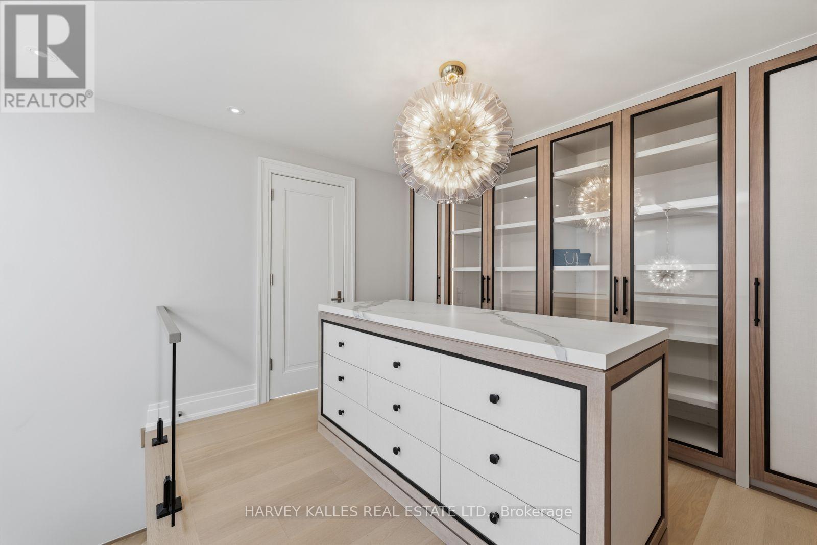 117 YONGE BOULEVARD - Image 33