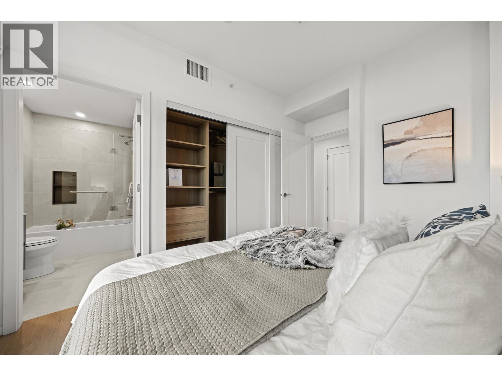 104 8486 OAK STREET, Vancouver — photo 4