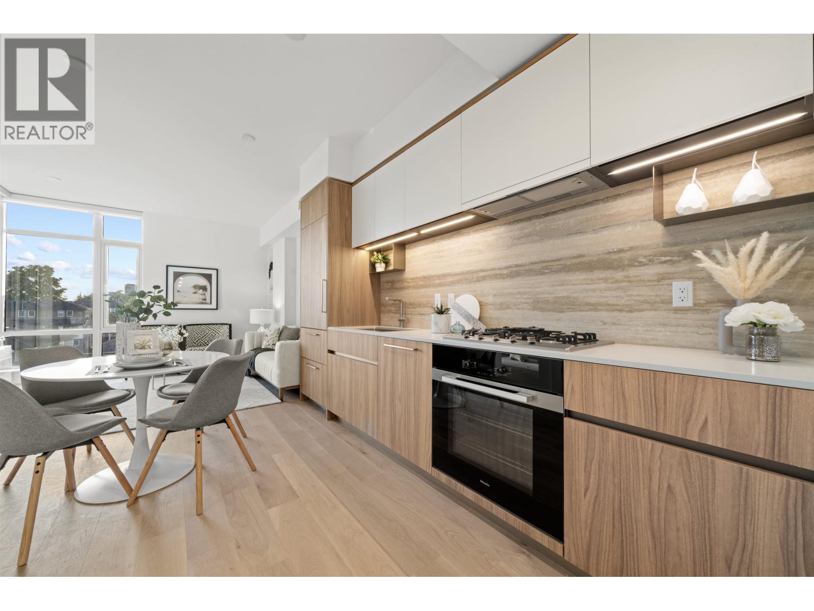 104 8486 OAK STREET, Vancouver — photo 9