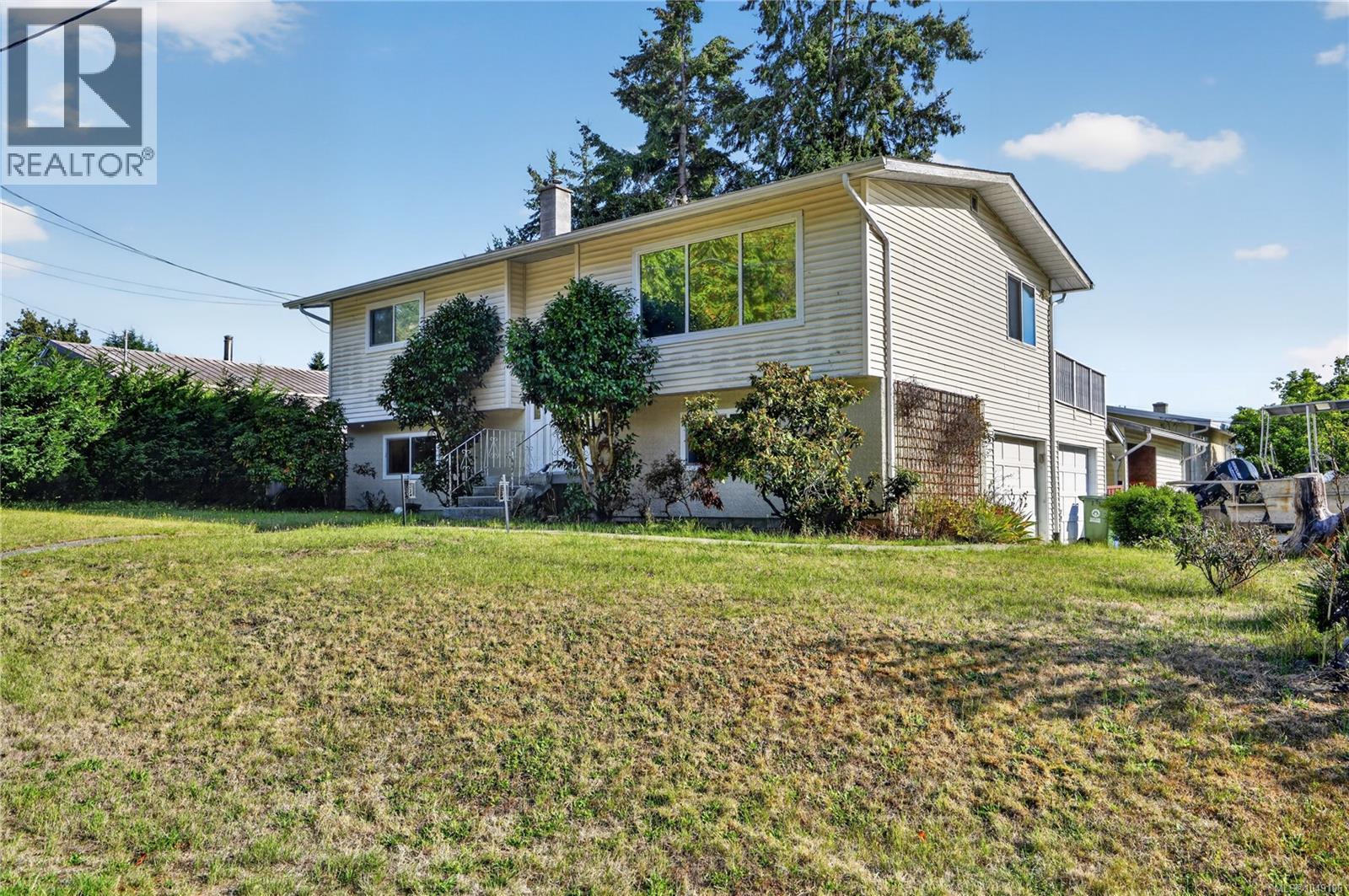 4594 Alwyn St - 1