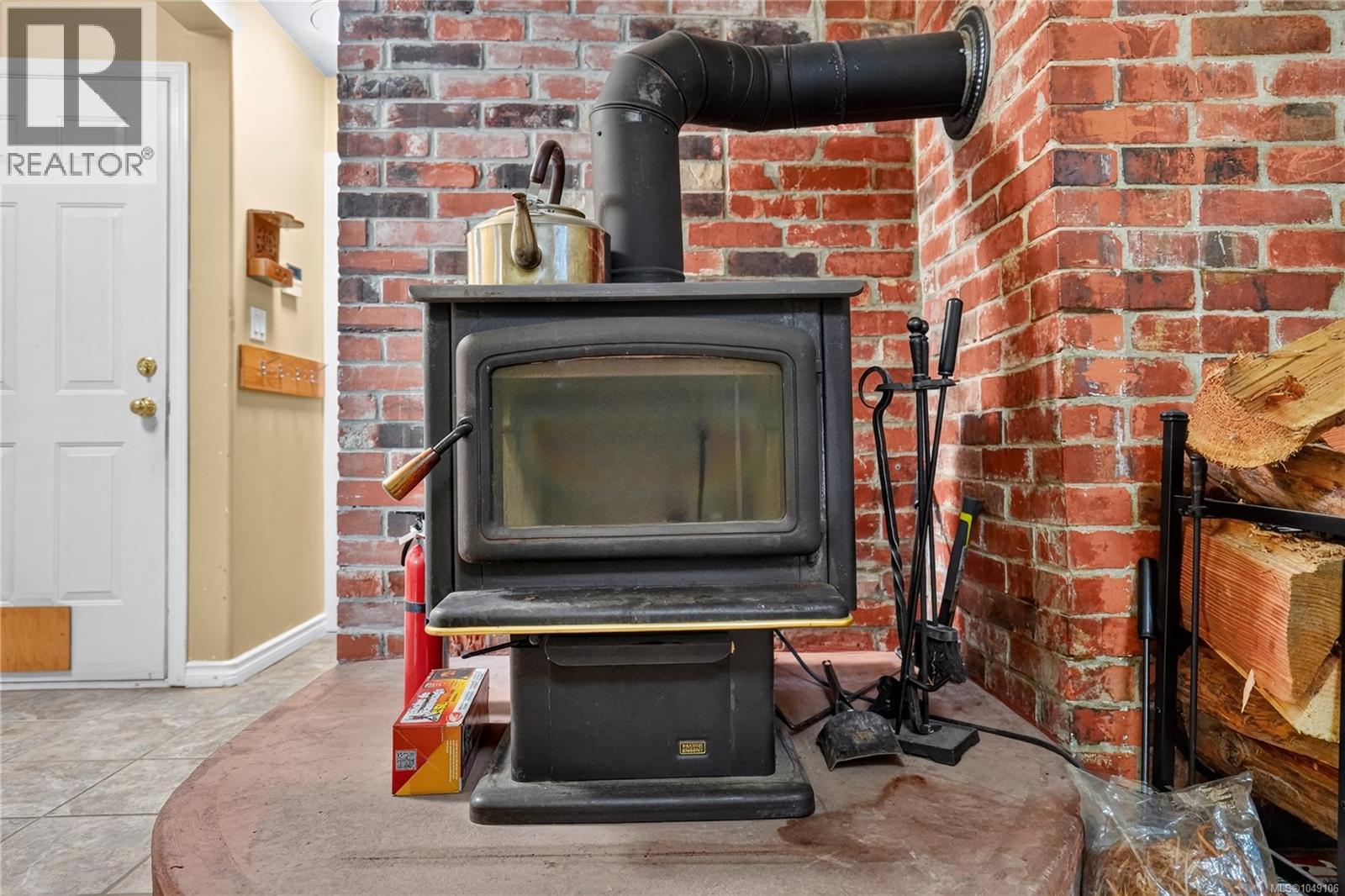 4594 Alwyn St - 25