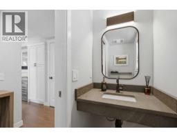 87 Couture Crescent Sw, Calgary, AB T3E7R3 Photo 24