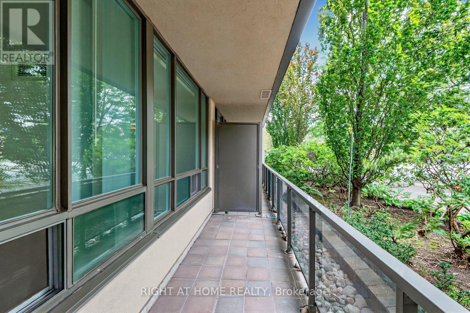 #107 509 BEECROFT AVENUE - 26