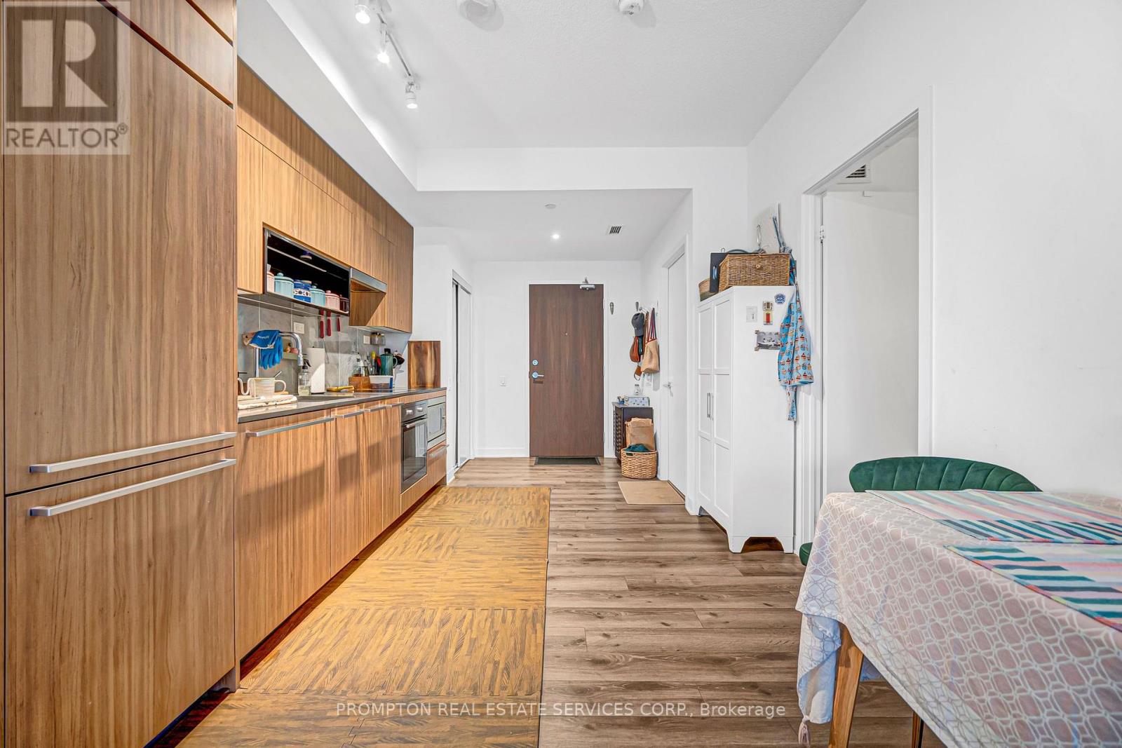 #208 90 QUEENS WHARF ROAD - 12