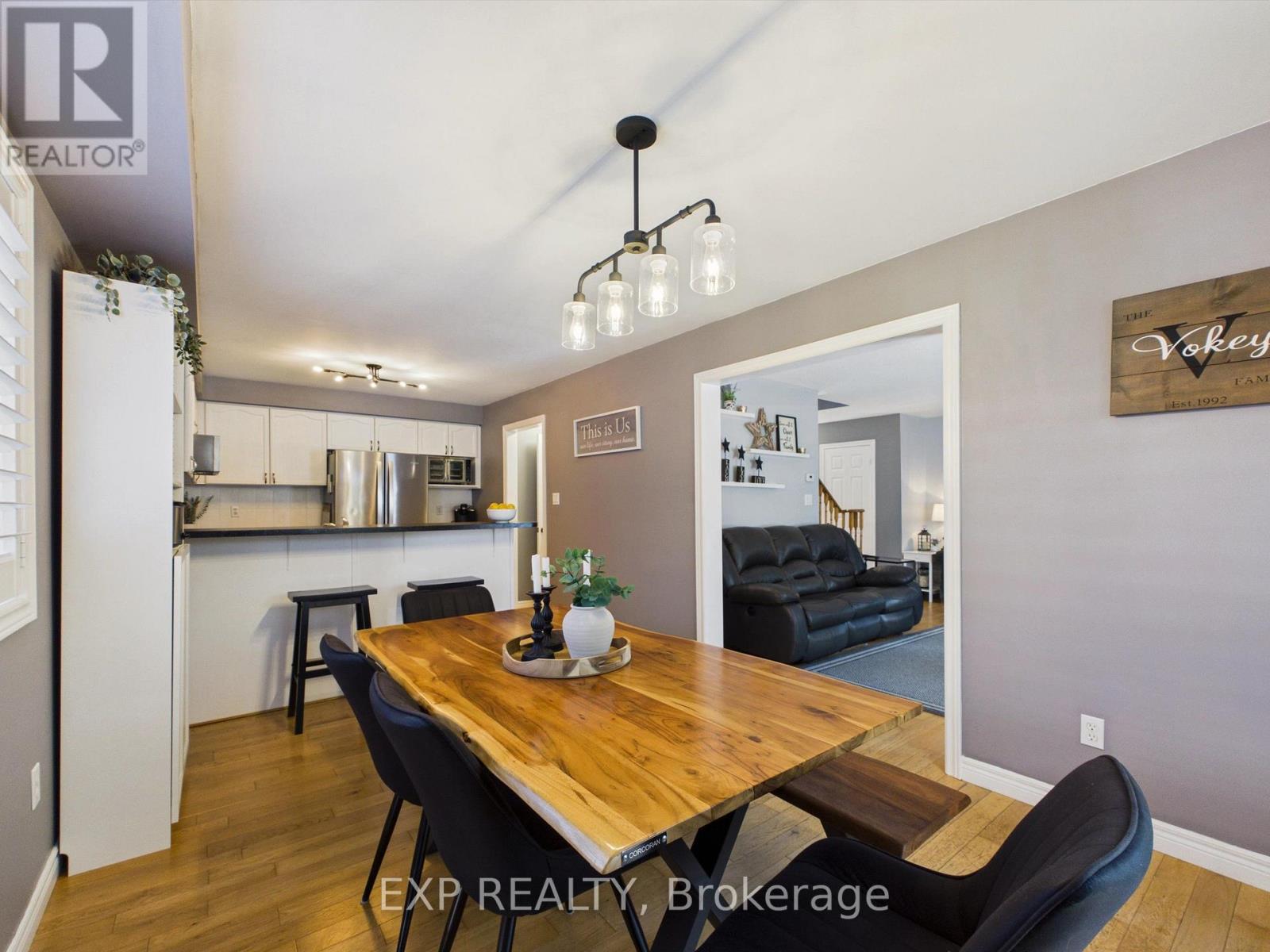 23 MCKENZIE CRESCENT - 10
