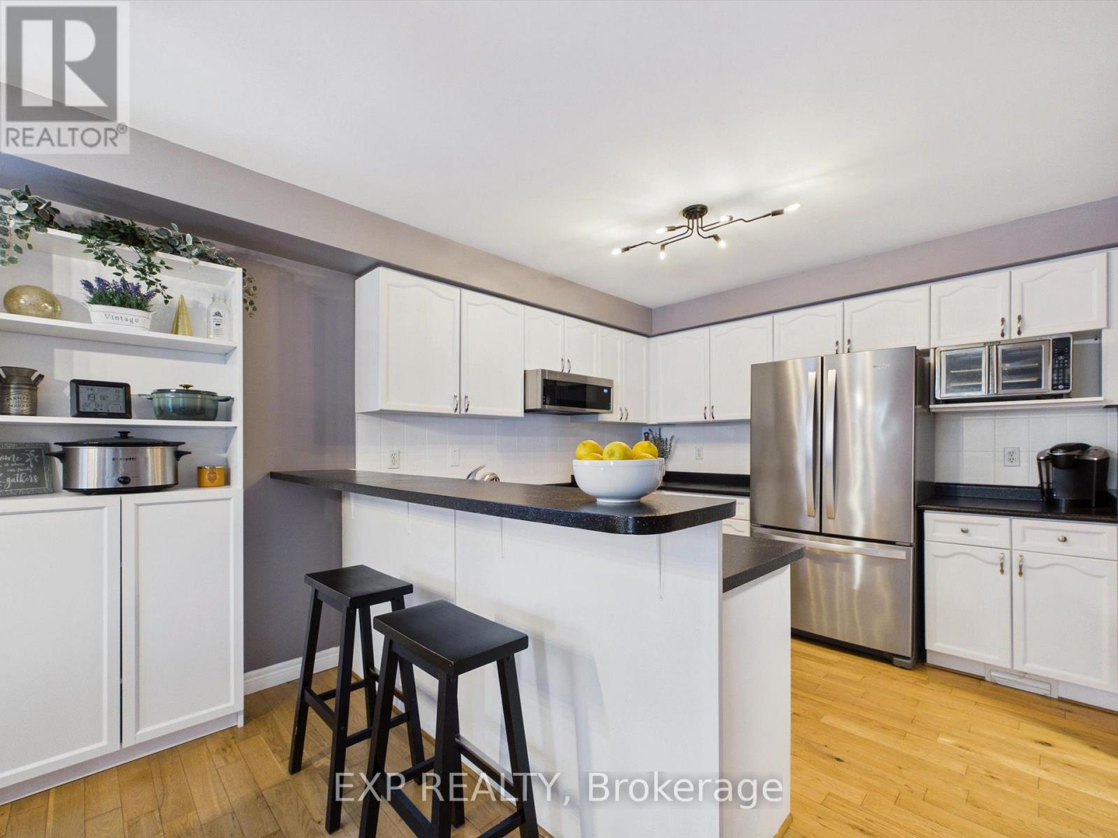 23 MCKENZIE CRESCENT - 11