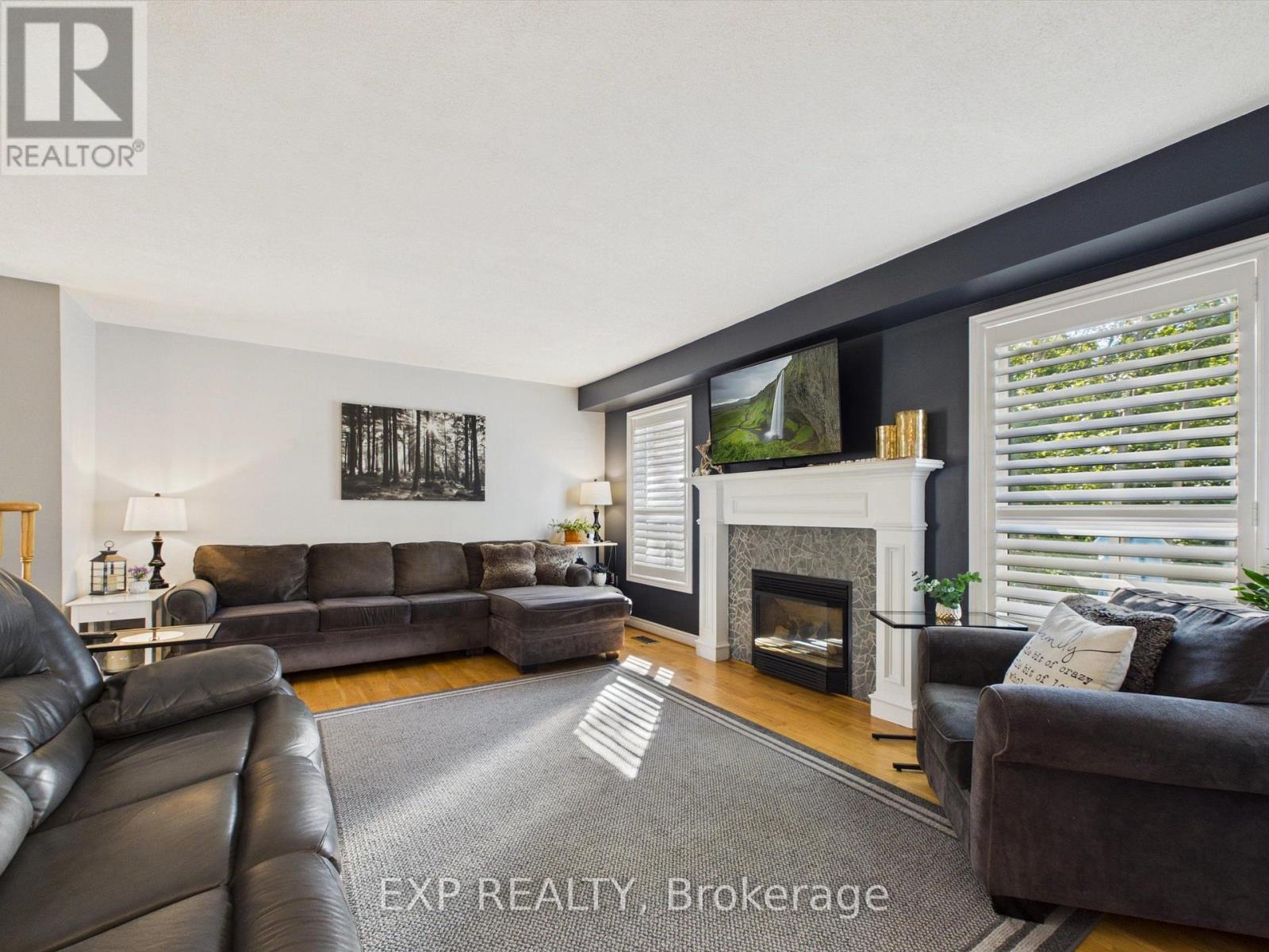 23 MCKENZIE CRESCENT - 7