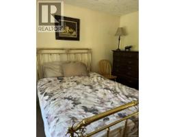 Bathroom - 1 500 Marsett Pl, Saanich, BC V8Z7J1 Photo 10