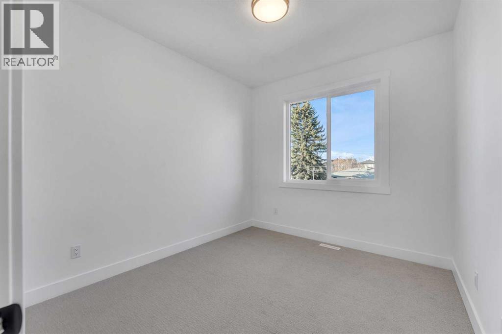 612 22 Avenue NE - Image 32
