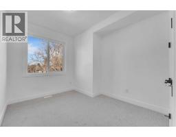 612 22 Avenue NE - photo 29