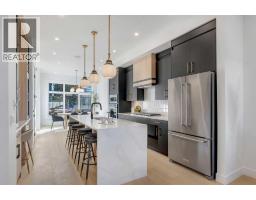 612 22 Avenue NE - photo 9