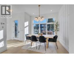 612 22 Avenue NE - photo 2
