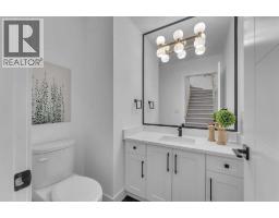 612 22 Avenue NE - photo 18