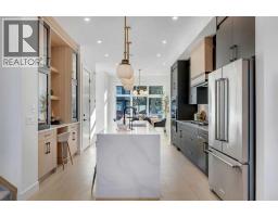 612 22 Avenue NE - photo 10