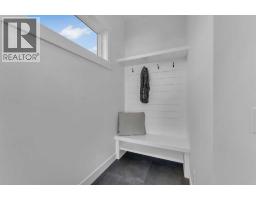 612 22 Avenue NE - photo 19