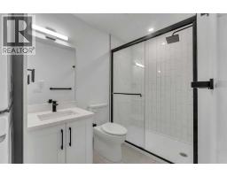 612 22 Avenue NE - photo 42