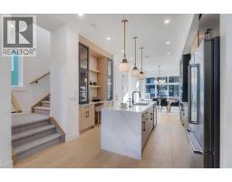 612 22 Avenue NE - photo 11