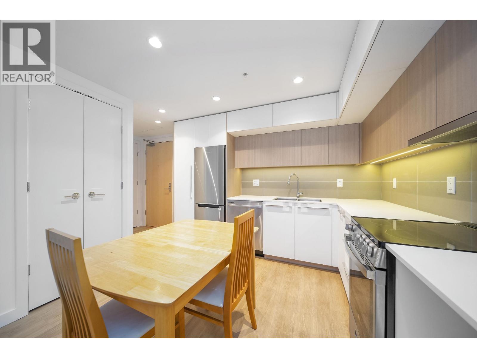 412 9888 UNIVERSITY CRESCENT, Burnaby — photo 6