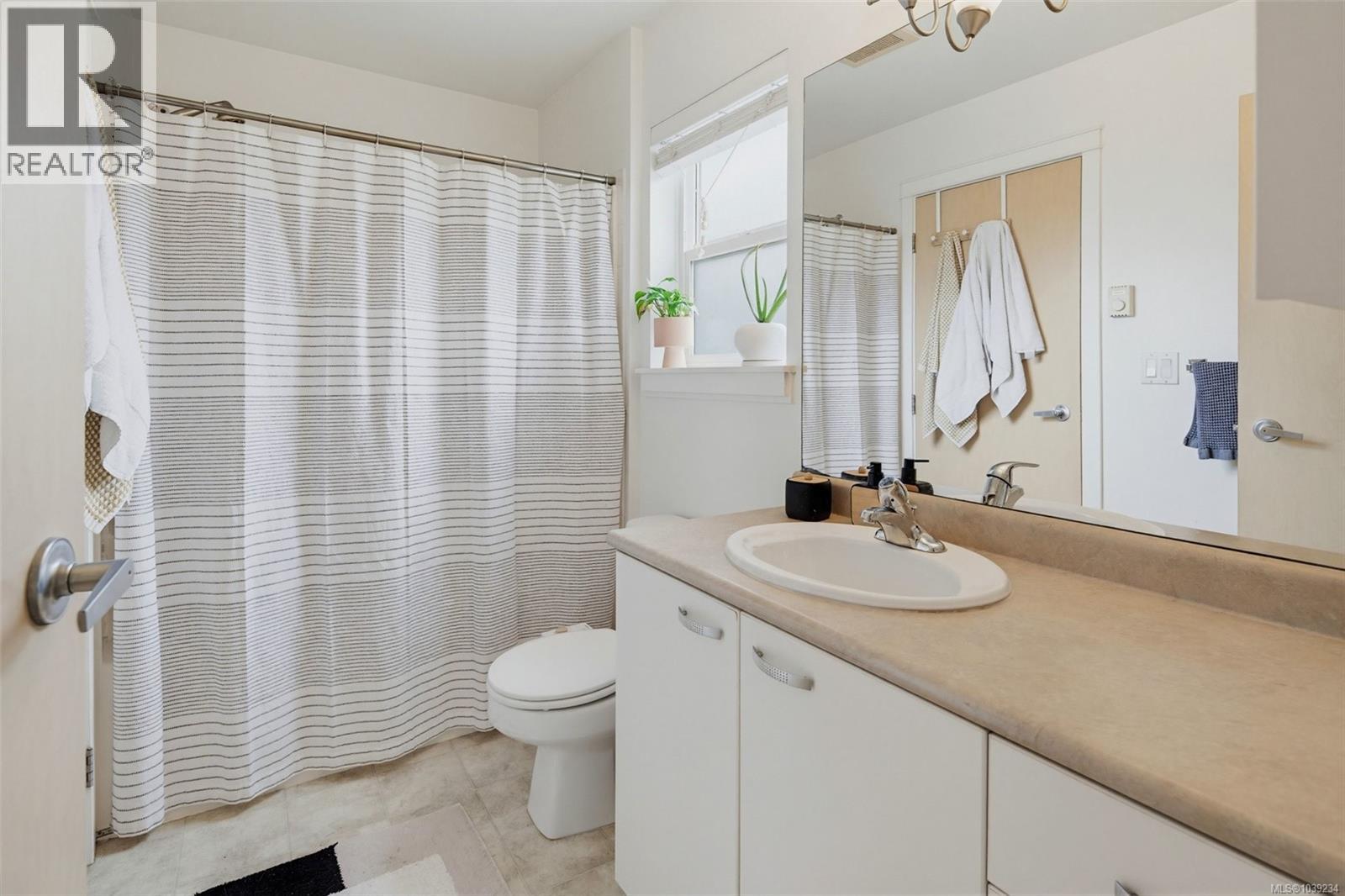 #16 1019 North Park St - Image 13
