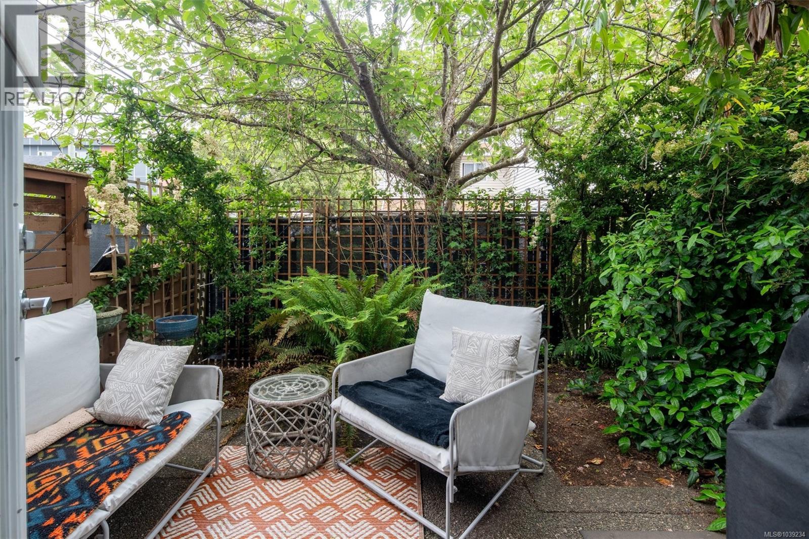 #16 1019 North Park St - Image 16