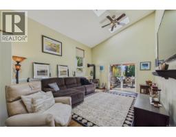 Kitchen - 1361 Bodington Rd, Whaletown, BC V0P1Z0 Photo 9