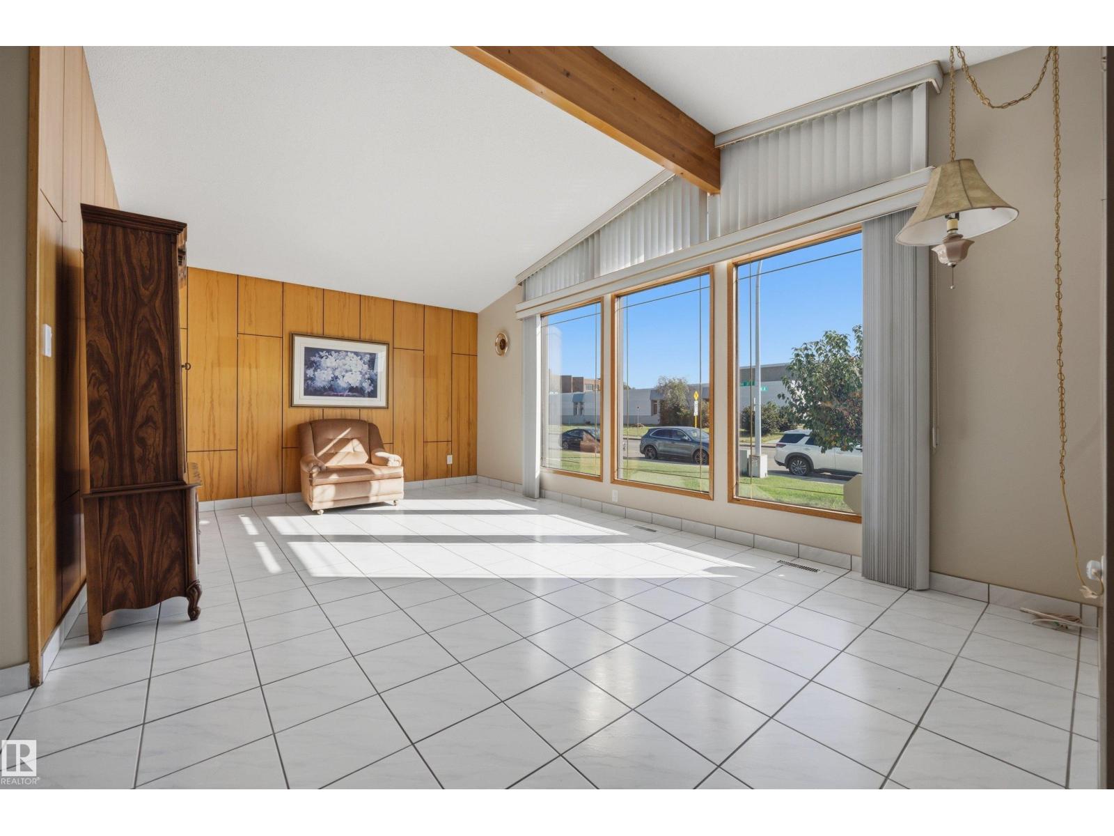 14008 94 ST NW - 4