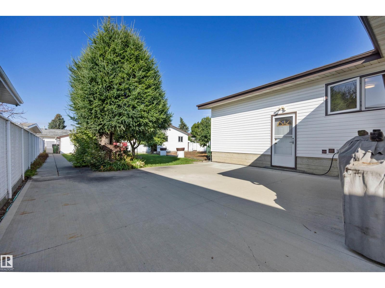 14008 94 ST NW - 44