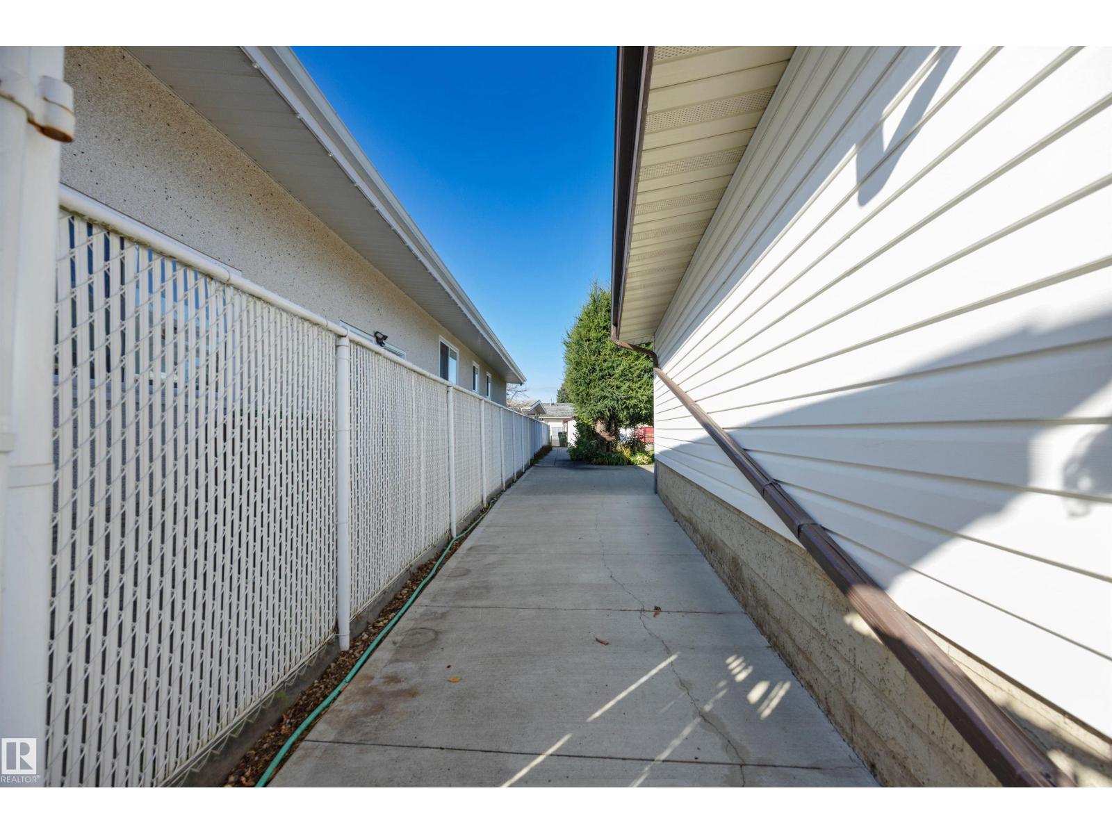 14008 94 ST NW - 53